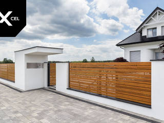 White Wood. Drewnopodobne ogrodzenie aluminiowe Xcel, XCEL Fence XCEL Fence Halaman depan