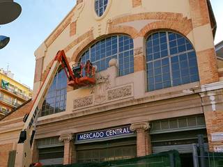 Rehabilitación de las fachadas del Mercado Central de Alicante., Novum Proyectos Integrales Novum Proyectos Integrales Espaços comerciais