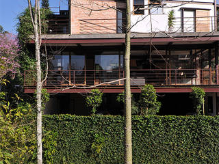 Casa Suspensa no Verde, Atelier Bam Atelier Bam Passive house آئرن / اسٹیل