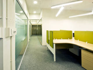 Office at Marine lines , Dhruva Samal & Associates Dhruva Samal & Associates Commercial spaces