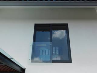 PVC / Puertas y ventanas, dBLuM°C Project Management dBLuM°C Project Management Cửa sổ & cửa ra vào phong cách hiện đại