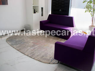 Clínica de Estética, Porto, IAS Tapeçarias IAS Tapeçarias Modern Corridor, Hallway and Staircase Textile Amber/Gold