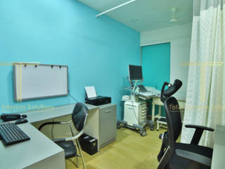 Veritaas Healthcare, Total Interiors Solutions Pvt. ltd. Total Interiors Solutions Pvt. ltd. Espacios comerciales