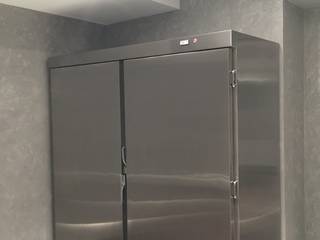 Холодильник из нержавеющей стали с выносным холодильным блоком. Вместимость 10 шуб. , Beauty&Cold Beauty&Cold غرفة الملابس