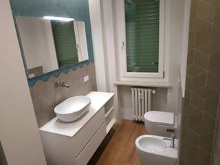 Bathroom Style makeover, INNOVATEDESIGN® s.a.s. di Eleonora Raiteri INNOVATEDESIGN® s.a.s. di Eleonora Raiteri 現代浴室設計點子、靈感&圖片