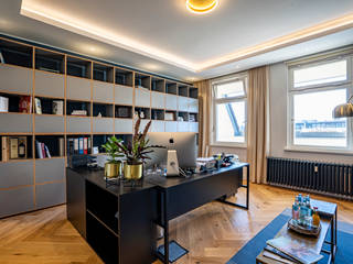 A lavish new postmodern real estate office space, Ivy's Design - Interior Designer aus Berlin Ivy's Design - Interior Designer aus Berlin Modern Study Room and Home Office Wood Wood effect