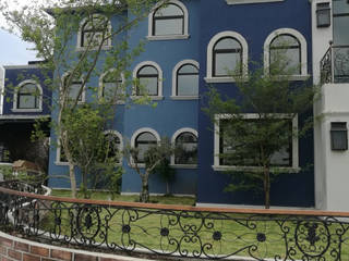 Proyecto Casa Lerma, FENSELL FENSELL Modern windows & doors Plastic Black