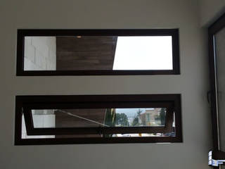 Proyecto Bicolor, FENSELL FENSELL Modern windows & doors Plastic Brown