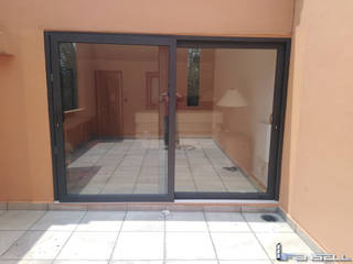 Proyecto Bosque Real, FENSELL FENSELL Вікна & Дверi Двері Пластик Чорний