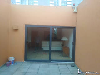 Proyecto Bosque Real, FENSELL FENSELL Modern style doors Plastic Black