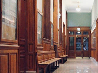 Rénovation de la galerie Rollin Université la Sorbonne, Paris V, Okordo Okordo Classic style corridor, hallway and stairs