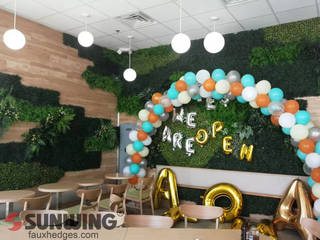 Fire-retardant Artificial green walls, Sunwing Industries Ltd Sunwing Industries Ltd Espaces commerciaux Plastique Vert