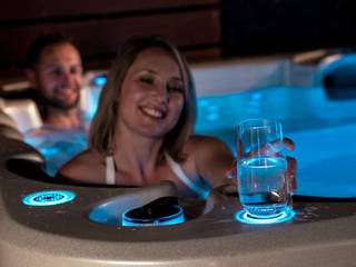 Vortex Whirlpools - Entspannung auf dem Vormarsch, SPA Deluxe GmbH - Whirlpools in Senden SPA Deluxe GmbH - Whirlpools in Senden 모던스타일 정원