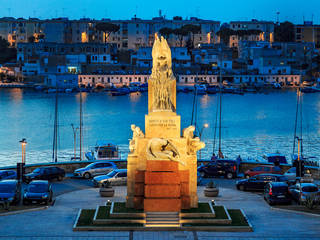 Monumento ai Caduti, Brindisi, Lighting and... Lighting and...