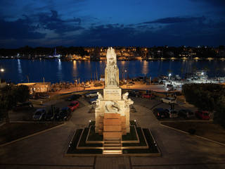 Monumento ai Caduti, Brindisi, Lighting and... Lighting and...