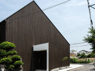 焼杉の家, HAMADA DESIGN HAMADA DESIGN Casas modernas