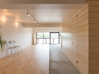 米子のマンションリノベーション, HAMADA DESIGN HAMADA DESIGN Corredores, halls e escadas minimalistas