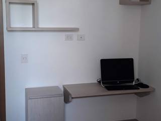 Zona de Estudio en habitación, Etnia - Mobiliario e Interiorismo Etnia - Mobiliario e Interiorismo Small bedroom Chipboard