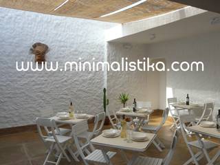 Casas de Playa Minimalista y Mediterranea, Minimalistika.com Minimalistika.com Balcones y terrazas mediterráneos Madera maciza Blanco