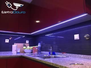 Iluminação de bancada de cozinha, EletroDouro EletroDouro 現代廚房設計點子、靈感&圖片 木頭 Wood effect