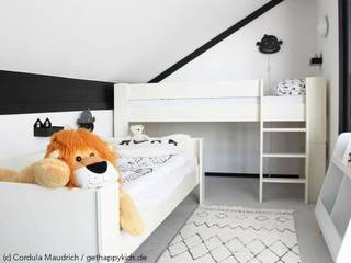 Wild Animals - Monochromes Schlafzimmer in schwarz-weiß für 4-jährige Zwillingsjungen, happy kids interior happy kids interior Dormitorios infantiles de estilo moderno