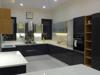 Kitchen at Rampur | Uttar Pradesh, Studio Square Design Co. Studio Square Design Co. Modern Mutfak