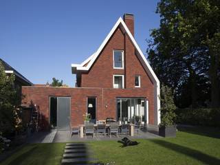 Kavel 52 Oranjeburgh, Schiedam, Thijssen Verheijden Architecture & Management Thijssen Verheijden Architecture & Management Villas Bricks Red