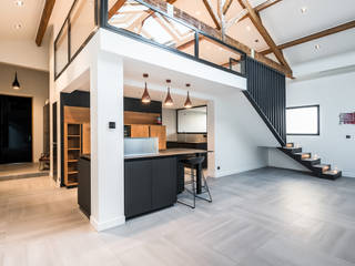 Aménagement d'un loft, Julia M. Julia M. ห้องครัว