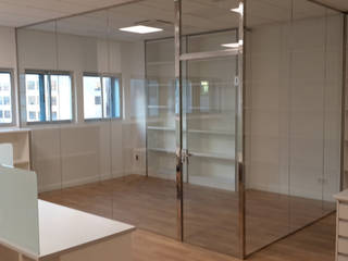 Especial Cristalería, GrupoSpacio constructores en Madrid GrupoSpacio constructores en Madrid Modern study/office Glass
