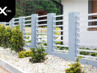Hello Sunshine. Lekkie ogrodzenie aluminiowe, XCEL Fence XCEL Fence Front garden