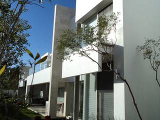 Residencia GDA, UNO:3 Arquitectos UNO:3 Arquitectos Modern houses