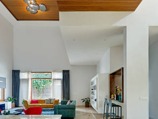 The house with an amphitheatre, M9 Design Studio M9 Design Studio Living room