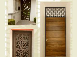 Puertas y portones fabricados y decorados con CELOSÍAS METÁLICAS, Terraza CyM Terraza CyM Modern style doors Metal