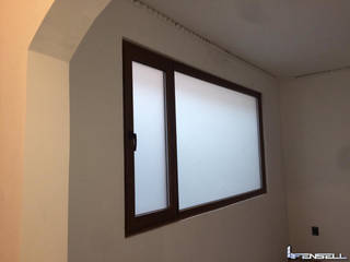 Proyecto Tabacalera, FENSELL FENSELL Modern windows & doors Plastic Brown