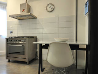 casa MV, Architetto Igor Flis Architetto Igor Flis Small kitchens Metal