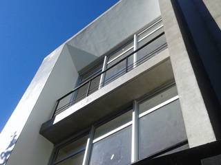 OFICINAS LINIERS 580, YANCARELLI - GOMEZ CODINA arquitectos YANCARELLI - GOMEZ CODINA arquitectos 상업공간