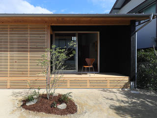 バイクガレージのある平屋, 芦田成人建築設計事務所 芦田成人建築設計事務所 Wooden houses Bamboo