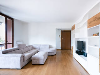BIANCONIGLIO, GruppoTre Architetti GruppoTre Architetti Modern living room