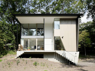 062m-houe in 軽井沢, atelier137 ARCHITECTURAL DESIGN OFFICE atelier137 ARCHITECTURAL DESIGN OFFICE Villas لکڑی Grey