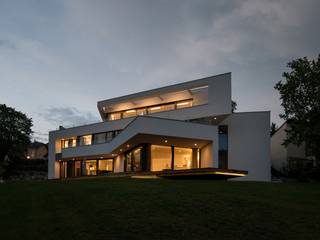 Architektenhaus in Wien am Hang, Avantecture GmbH Avantecture GmbH Villa