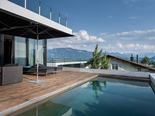 Architektenhaus in der Schweiz am Weinhang, Avantecture GmbH Avantecture GmbH Pool