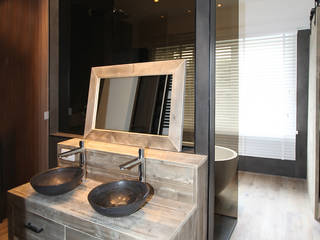 Slaapkamer met badkamer en dressing in suite , Marcotte Style Marcotte Style Rustikale Badezimmer Glas Schwarz