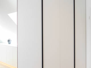 Elegante Einfachheit - Minimalistischer Komplettausbau, Hammer & Margrander Interior GmbH Hammer & Margrander Interior GmbH Vestidores y placares minimalistas