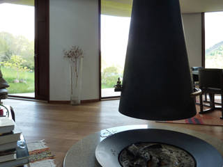 Vivienda en O Incio, Pablo Falcón arquitecto Pablo Falcón arquitecto Living room Wood Wood effect