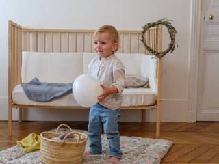 Chambre Gaspard, Luciole et cie Luciole et cie Classic style nursery/kids room