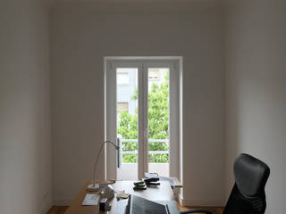 Escritórios minimalistas por FMO ARCHITECTURE Minimalista