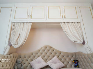 White Interior Neoclassic, RadchenkoDesign RadchenkoDesign Kamar Bayi/Anak Modern