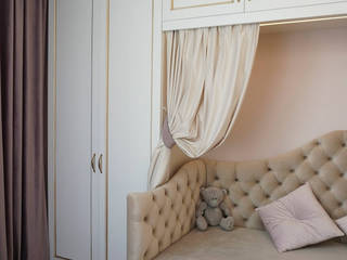 White Interior Neoclassic, RadchenkoDesign RadchenkoDesign Kamar Bayi/Anak Modern