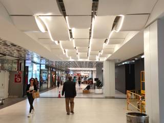 Techos especiales Centro Comercial Larios, Special Walls Special Walls Modern Koridor, Hol & Merdivenler