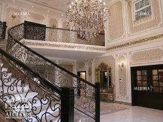 Elegant Luxury Villa Interior Design in Dubai, Algedra Interior Design Algedra Interior Design Pasillos, vestíbulos y escaleras clásicas